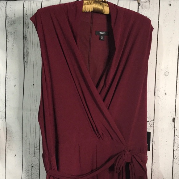 NWT Simply Vera Wang Surplice Jumpsuit sleeveless one piece pants outfit - Picture 3 of 11